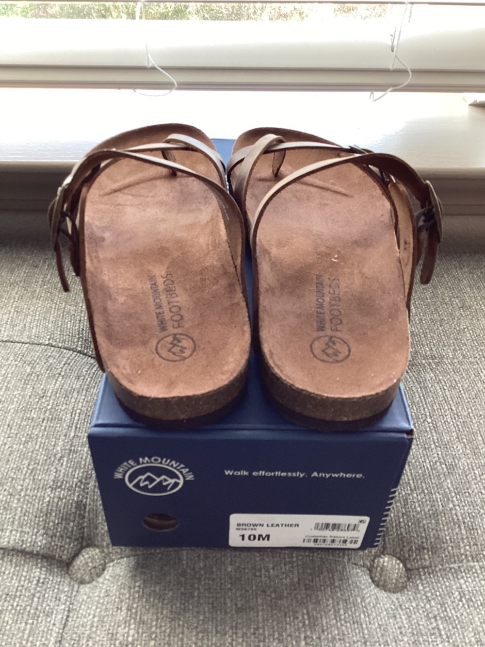 White Mountain Women's Gracie Footbed Sandals, size 10 - Picture 9 of 11